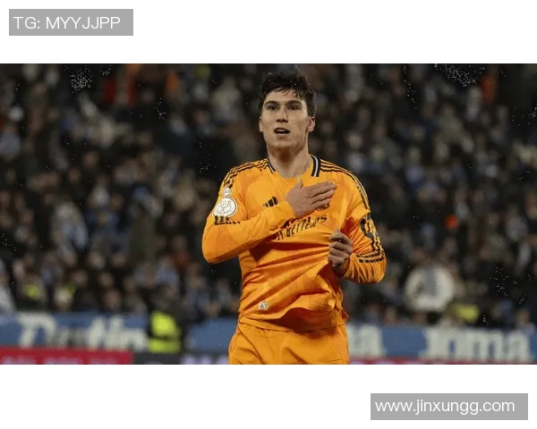 日本17岁足球明星崭露头角引发全球关注未来可期的足坛新星