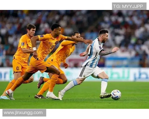 超模与足球明星的精彩瞬间大揭秘,谁才是场上场下的真正焦点 超模与足球明星的精彩瞬间大揭秘,谁才是场上场下的真正焦点