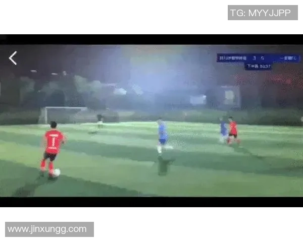 足球明星韧带断裂的悲剧时刻盘点及其对职业生涯的影响分析 足球明星韧带断裂的悲剧时刻盘点及其对职业生涯的影响分析